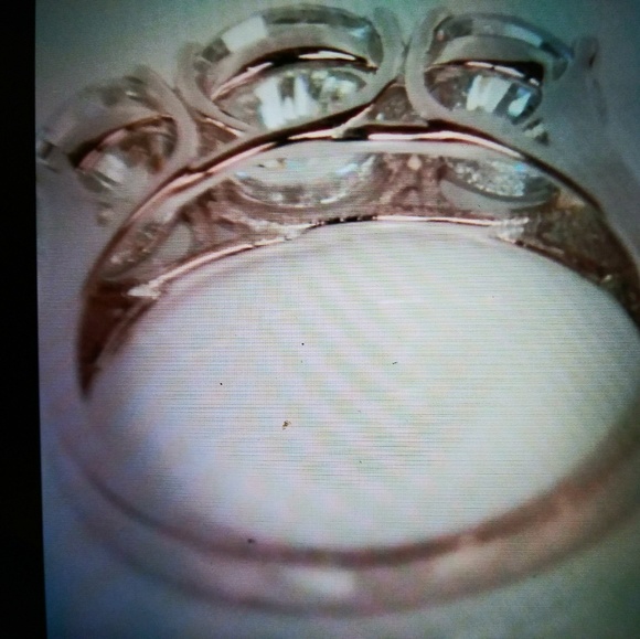 Diamond Ring - Picture 3 of 5